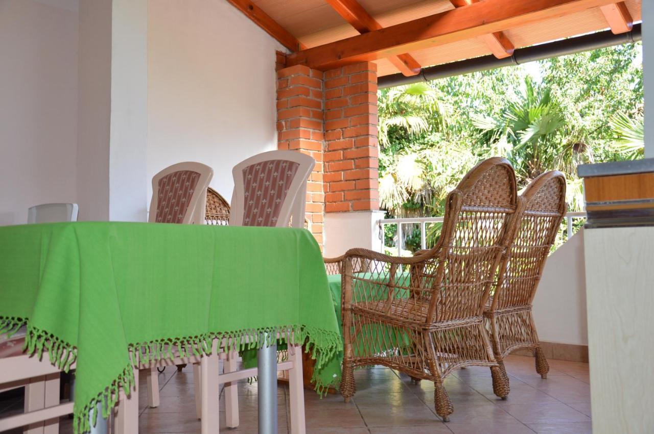 Residence Mira Porec Bagian luar foto